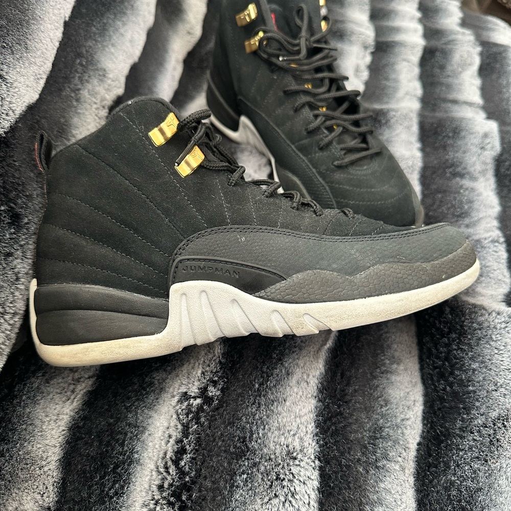 Retro 12 reverse Taxis